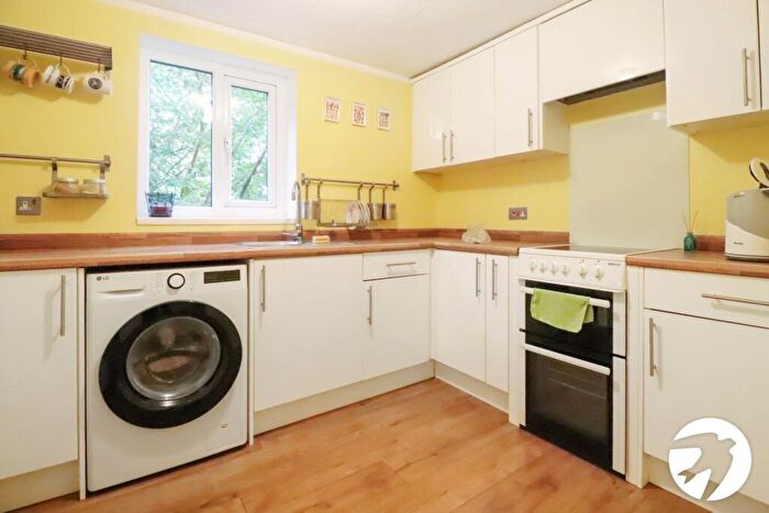 1 Bedroom Flat For Sale In Shortlands Close, Belvedere, DA17