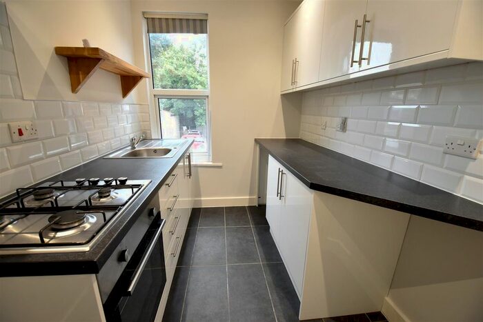 2 Bedroom Flat To Rent In Bellegrove Road, Welling, DA16