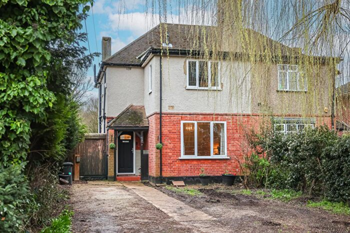 3 Bedroom Semi-Detached House For Sale In Aldermans Hill, Hockley, SS5