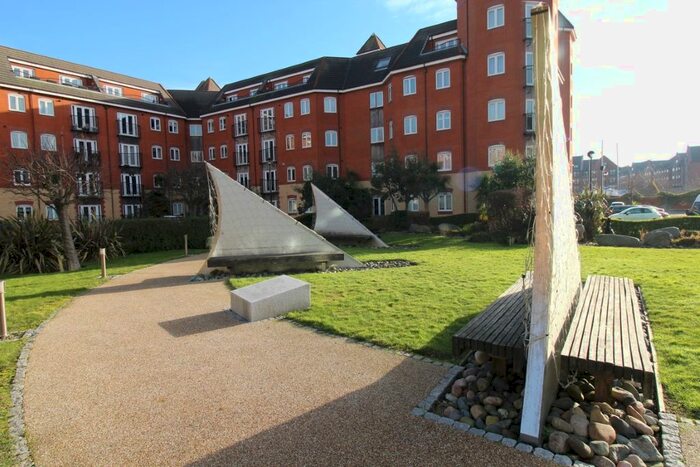 2 Bedroom Flat To Rent In Quebec Quay, City Centre, L3