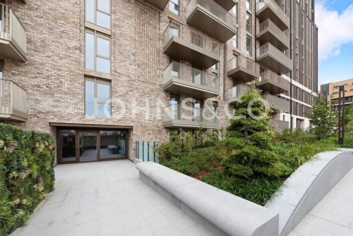 Studio To Rent In Boxwood Gardens, London Dock, London, E1W