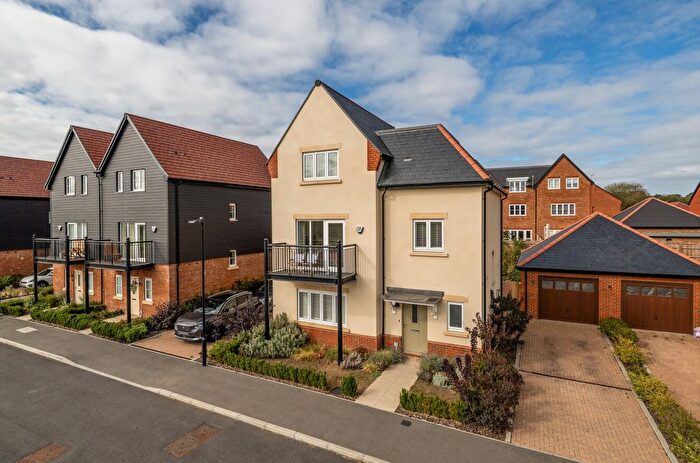 5 Bedroom Detached House For Sale In Woodward Lane, Warfield, Bracknell, RG42