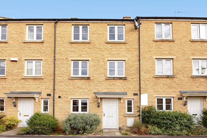 3 Bedroom Terraced House To Rent In Woodford Way, Witney, OX28