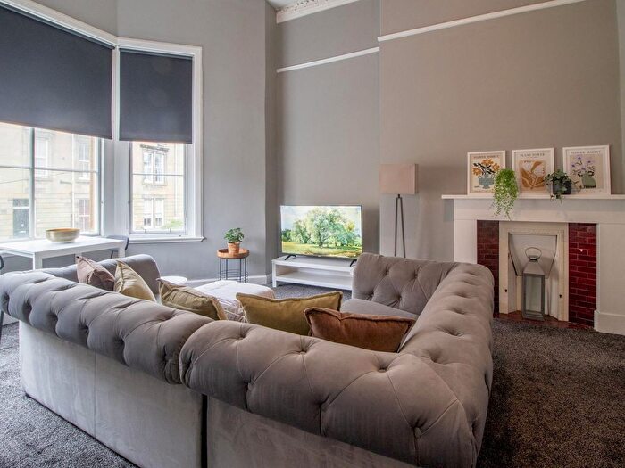 1 Bedroom Flat To Rent In Hillhead, G12
