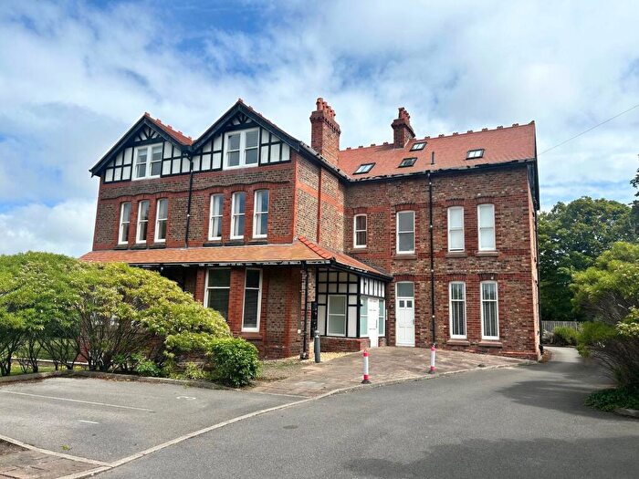 2 Bedroom Flat For Sale In Merrilocks Road, Blundellsands, Merseyside, L23