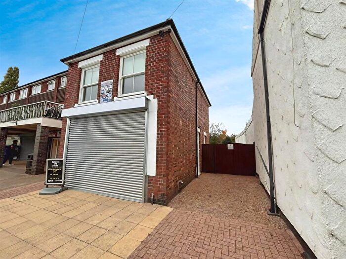 3 Bedroom House To Rent In Chequer Street, Bulkington, Bedworth, CV12