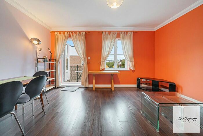 2 Bedroom Flat To Rent In Spital Square, London, E1