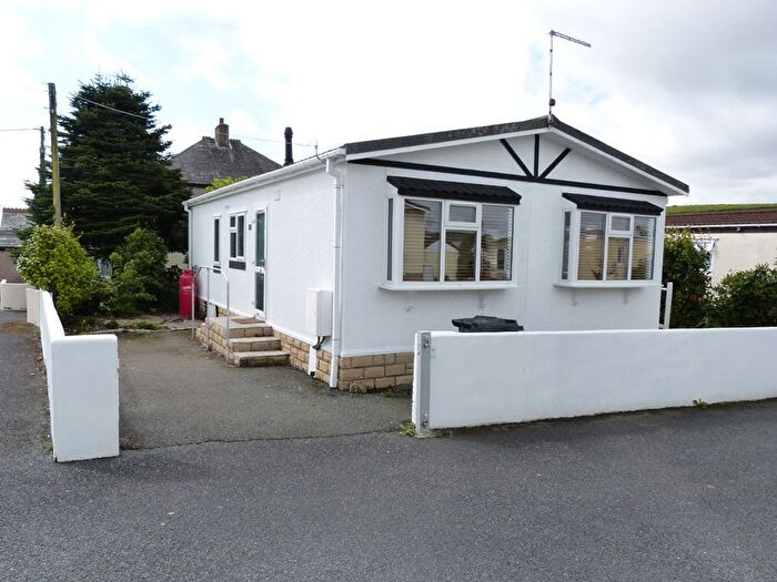 2 Bedroom Mobile/park Home For Sale In Goonavean Park, Foxhole, PL26