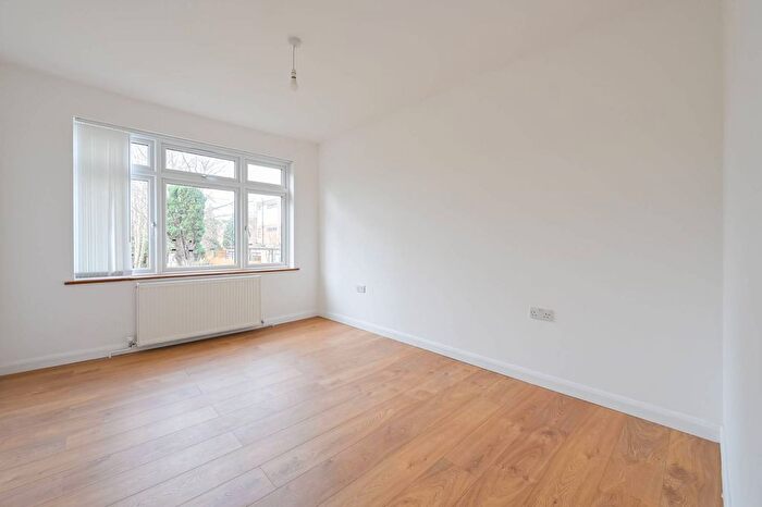 2 Bedroom Flat To Rent In Hanover Road, Tottenham, N15