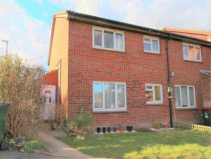 1 Bedroom House To Rent In Woodwards, Tollgate Borders, RH11