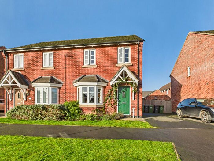 3 Bedroom Semi Detached House For Sale In Grandison Close, Mackworth, DE22