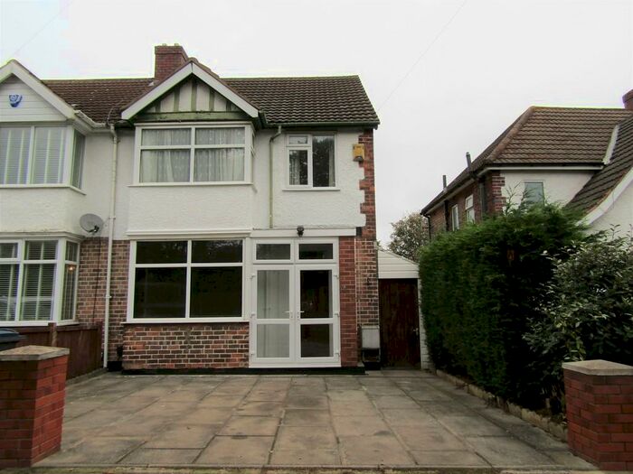 3 Bedroom Semi-Detached House To Rent In Douay Road, Erdington, B24