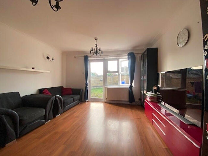 2 Bedroom Terraced House To Rent In Corner Mead, London, NW9