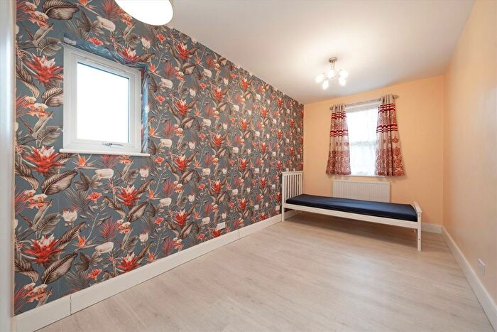 5 Bedroom Semi-Detached House To Rent In Richmond Park Road, Kingston Upon Thames, KT2