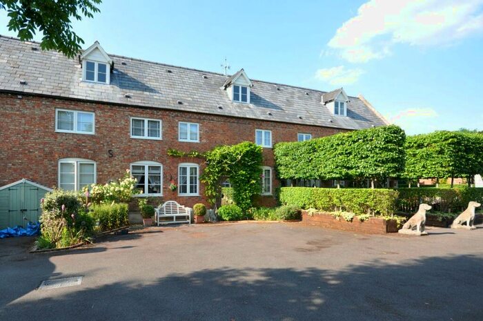 3 Bedroom Coach House To Rent In The Burgage, Prestbury, Cheltenham, GL52