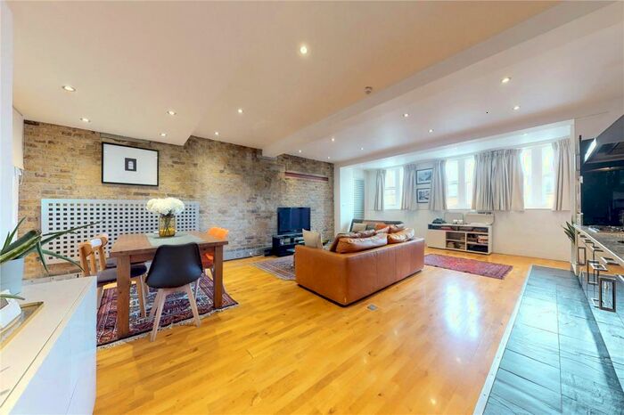 2 Bedroom Apartment To Rent In Kingsland Road, Hoxton, London, E2