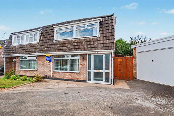 3 Bedroom Semi Detached House For Sale In Hadstock Close, Sandiacre, Nottingham, NG10