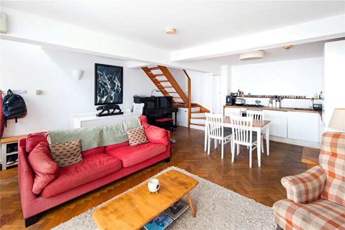 2 Bedroom Semi-Detached House To Rent In Medway Mews, Bow, London, E3