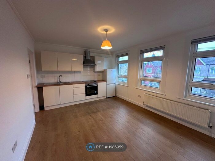3 Bedroom Flat To Rent In Granville Road, London, N22