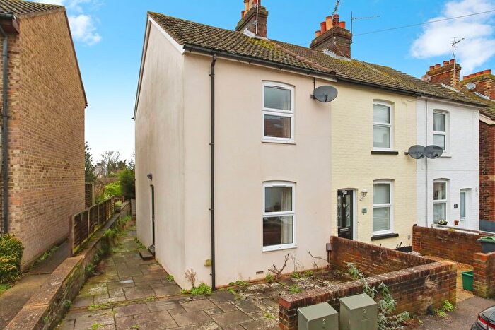 2 Bedroom End Terrace House For Sale In Rose Street, Tonbridge, Kent, TN9