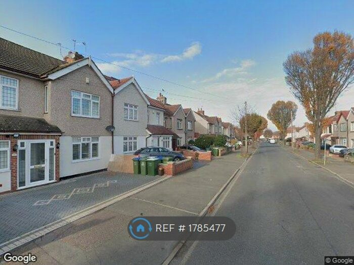 3 Bedroom Semi-Detached House To Rent In Awliscombe Road, Welling, DA16