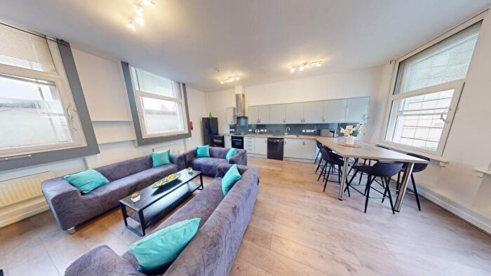 7 Bedroom Flat To Rent In Equitable House, Pellon Lane, Halifax, HX1