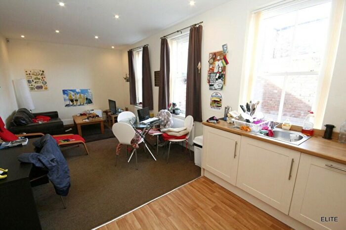 2 Bedroom Apartment To Rent In Gilesgate, Durham, DH1