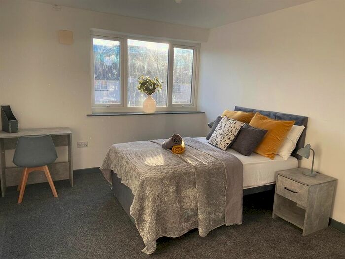 4 Bedroom Flat To Rent In Bridge View House, - City Road, Newcastle Upon Tyne, NE1