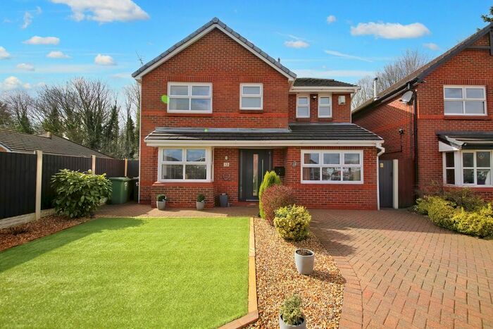 4 Bedroom Detached House For Sale In Chelmorton Grove, Wigan, Lancashire, WN3