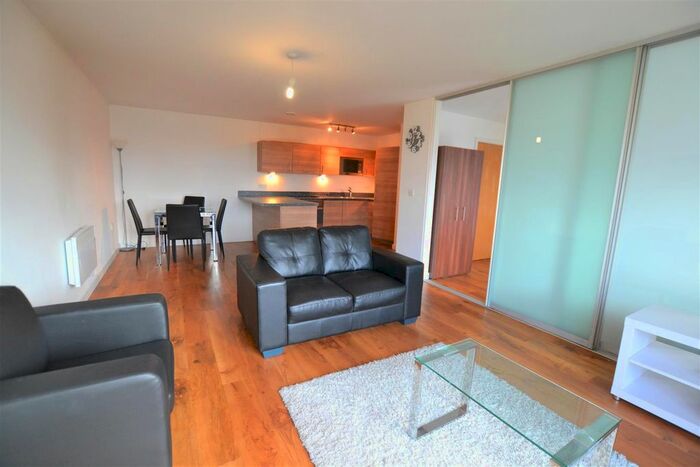 3 Bedroom Flat To Rent In Lexington House, West Drayton, UB7