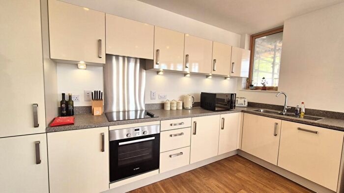 1 Bedroom Flat To Rent In The Crescent, Hannover Quay, BS1
