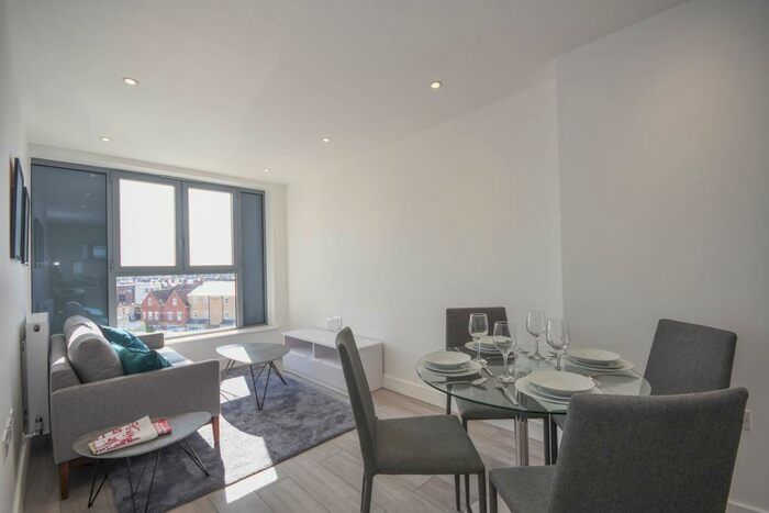 2 Bedroom Apartment To Rent In New London Road, Chelmsford, CM2