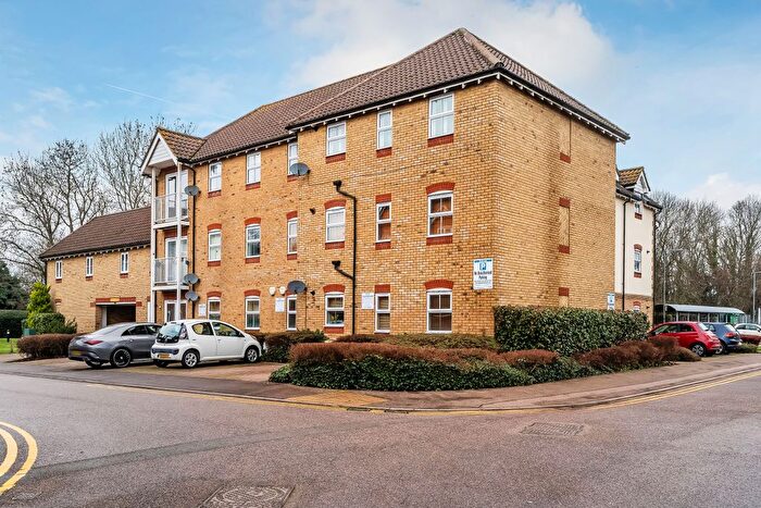 2 Bedroom Flat For Sale In The Sidings, Dunton Green, Sevenoaks, Kent, TN13