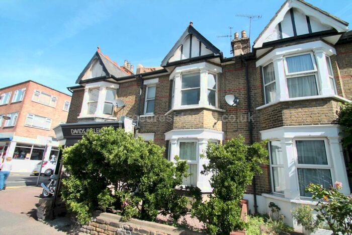 1 Bedroom Apartment To Rent In Rectory Grove, Leigh On Sea, SS9