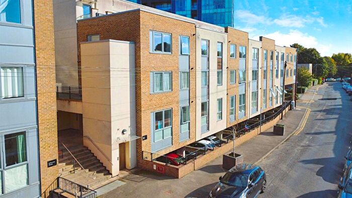 2 Bedroom Flat For Sale In Town Centre, Hemel Hempstead, HP1