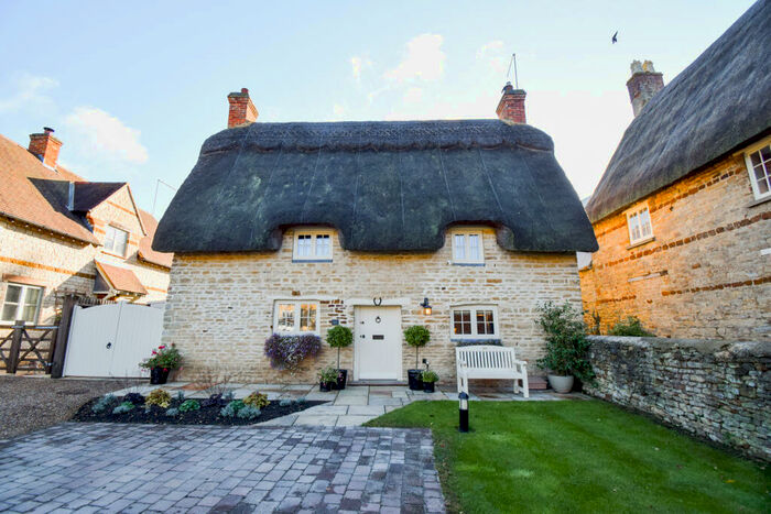 3 Bedroom Detached House To Rent In Billing Road, Brafield On The Green, Northampton, NN7