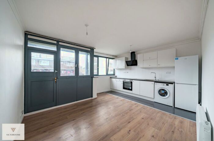 4 Bedroom Apartment To Rent In John Parry Court, Hare Walk, London, N1