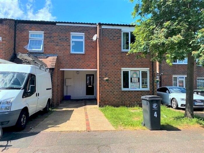 3 Bedroom End Of Terrace House To Rent In Willinghall Close, Waltham Abbey, EN9