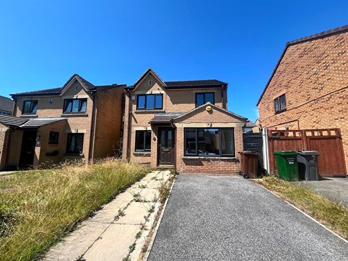 Property For Sale In Hopefield Way, Bradford, BD5