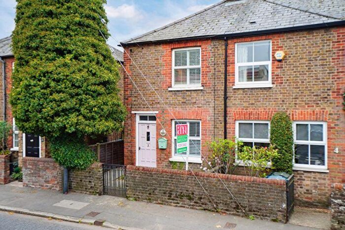 2 Bedroom Semi-Detached House For Sale In Well End, SL8