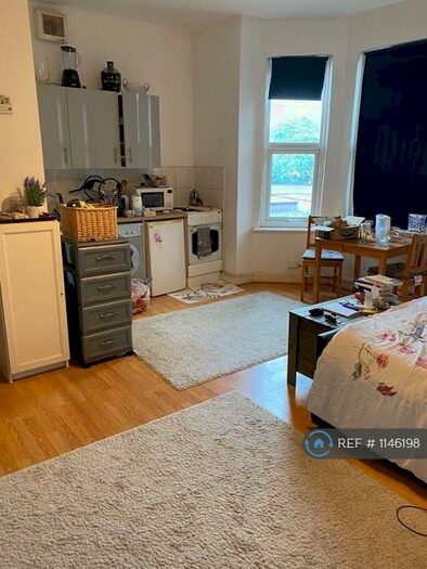 Studio To Rent In Thornlaw Road, London, SE27