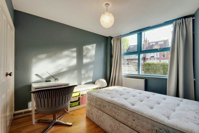 2 Bedroom Terraced House To Rent In Junction Road, London, W5