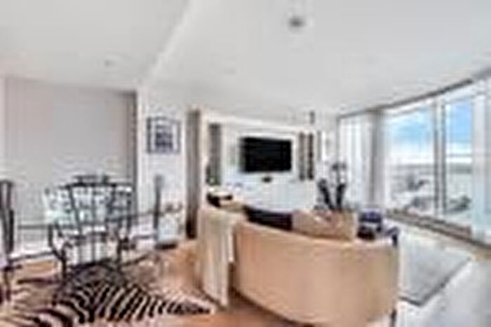2 Bedroom Flat For Sale In Charrington Tower, Blackwall, Canary Wharf, London, E14
