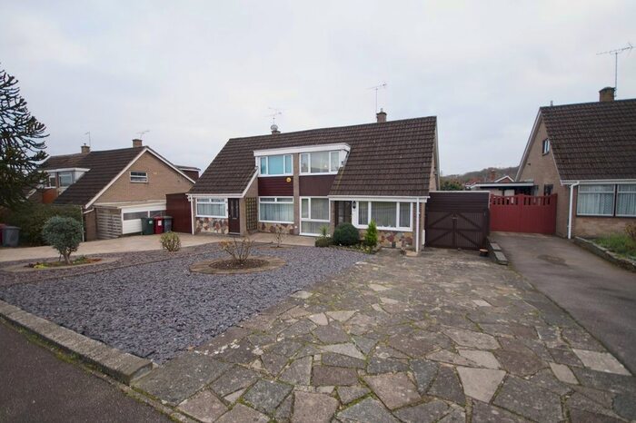 2 Bedroom Property To Rent In Broomfield Road, Tilehurst, Reading, RG30