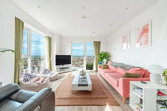 2 Bedroom Flat For Sale In St Johns Road, Harrow, HA1