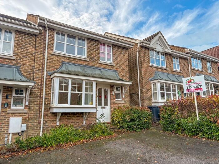 3 Bedroom Semi-detached House To Rent In Pellings Farm Close, Crowborough, TN6