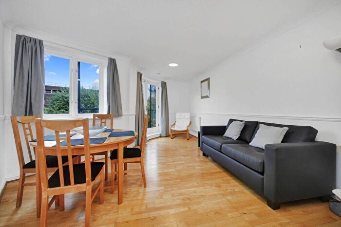 2 Bedroom Flat For Sale In Island Row, Limehouse, London, E14
