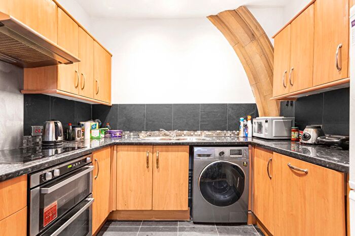 1 Bedroom Flat For Sale In Egham Hill, Egham, Surrey, TW20