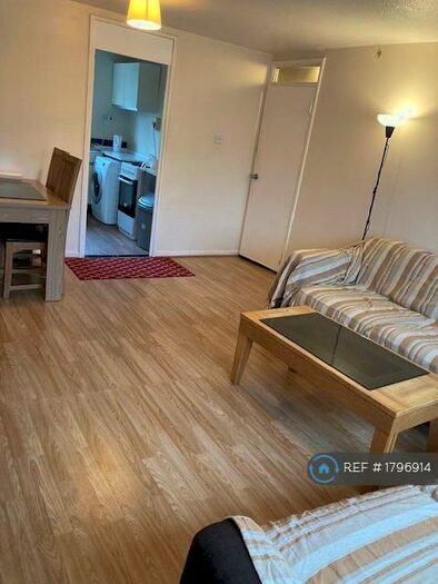 3 Bedroom Flat To Rent In Mcaslin Court, Glasgow, G4