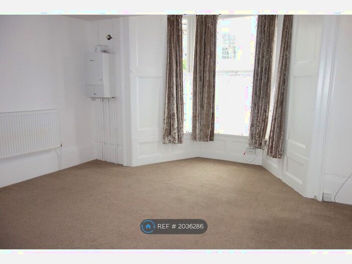 1 Bedroom Flat To Rent In Hill Park Crescent, Plymouth, PL4